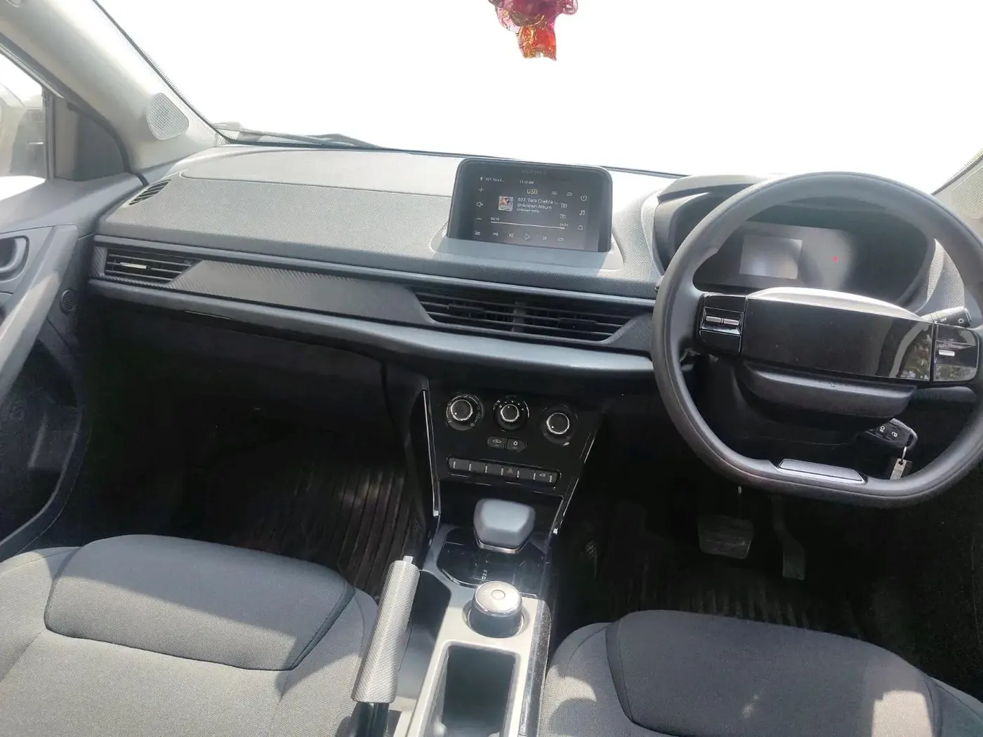 2024 Tata NEXON Smart Plus 1.2 Revotron 6 AMT, Petrol, Automatic, 9,462 km, interior