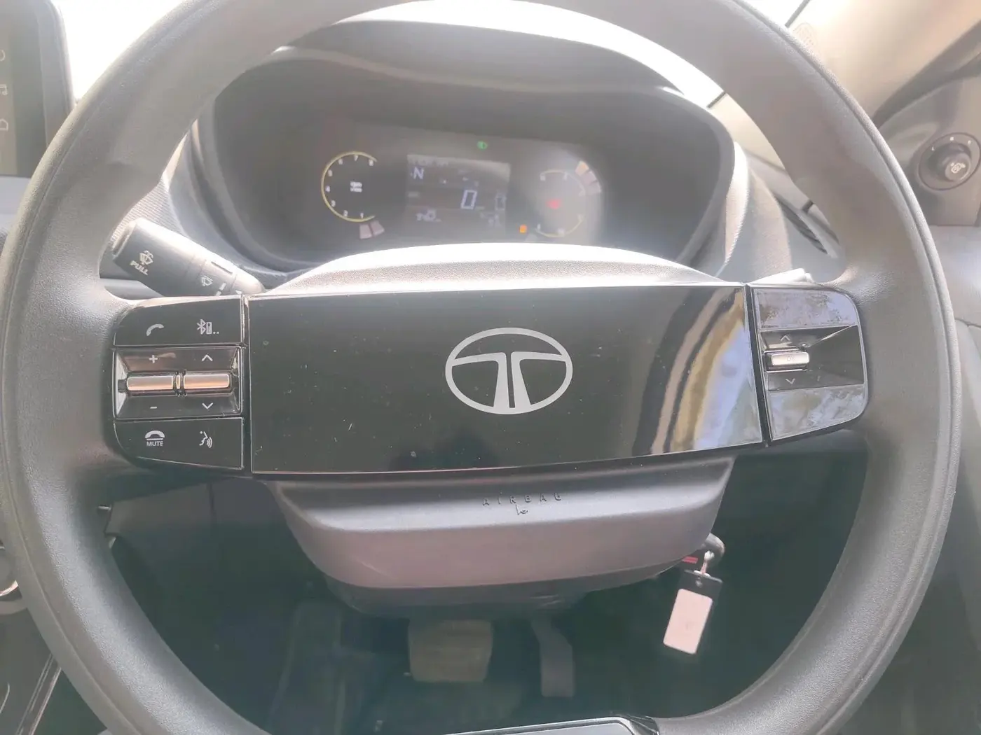 2024 Tata NEXON Smart Plus 1.2 Revotron 6 AMT, Petrol, Automatic, 9,462 km, interior