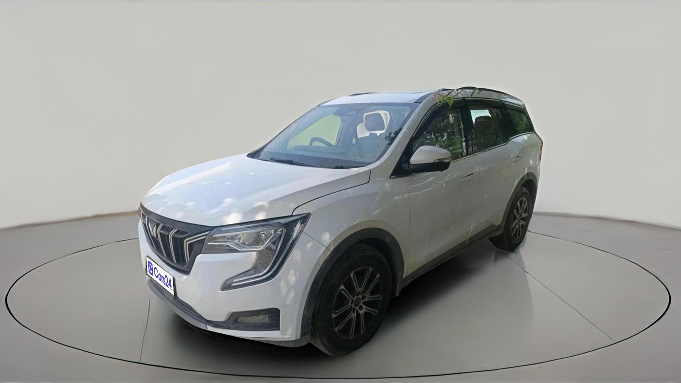 2022 Mahindra XUV700 AX 7 LUXURY D AT 7 STR, Diesel, Automatic, 1,35,769 km, exterior