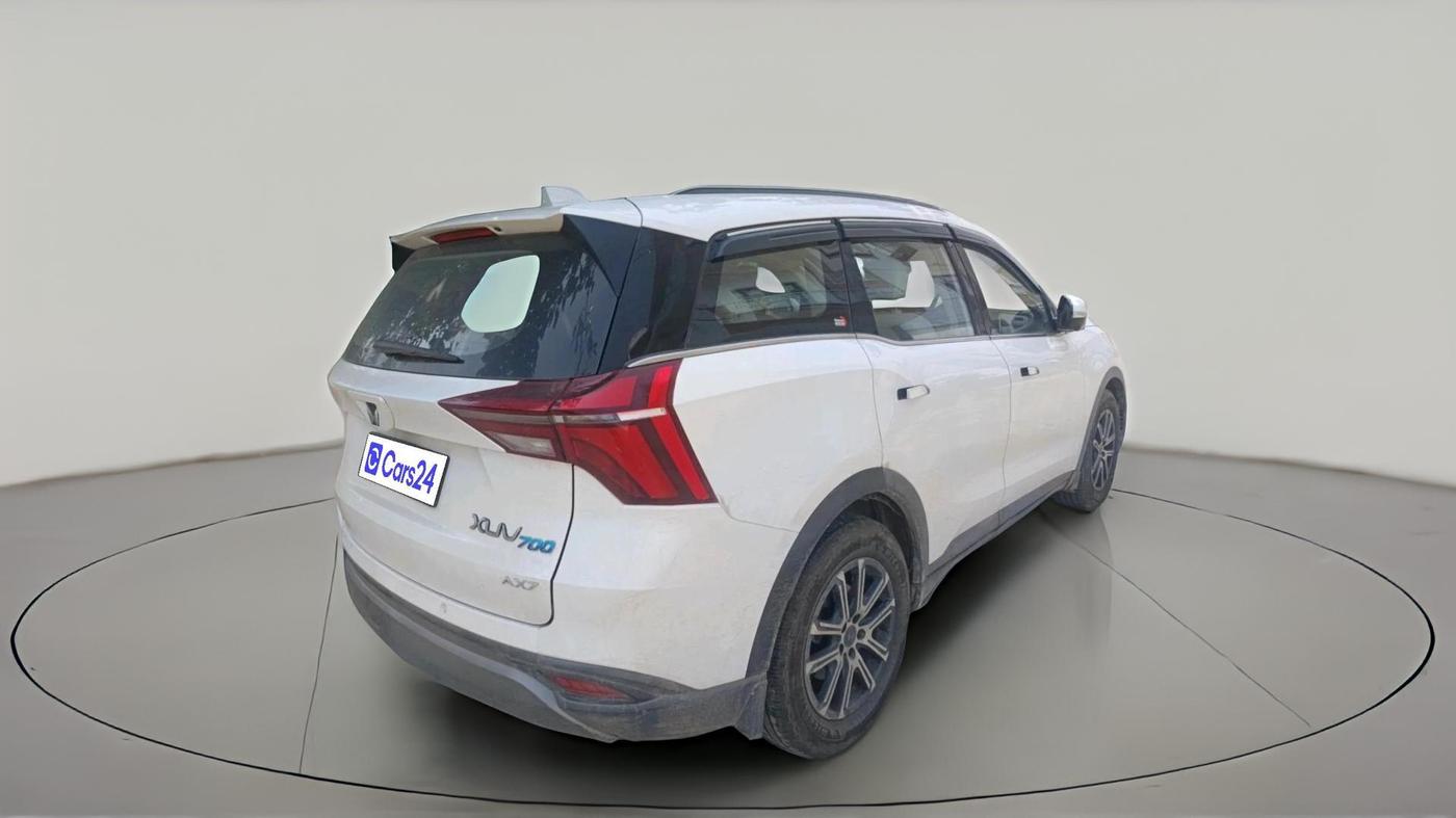 2022 Mahindra XUV700 AX 7 LUXURY D AT 7 STR, Diesel, Automatic, 1,35,769 km, exterior