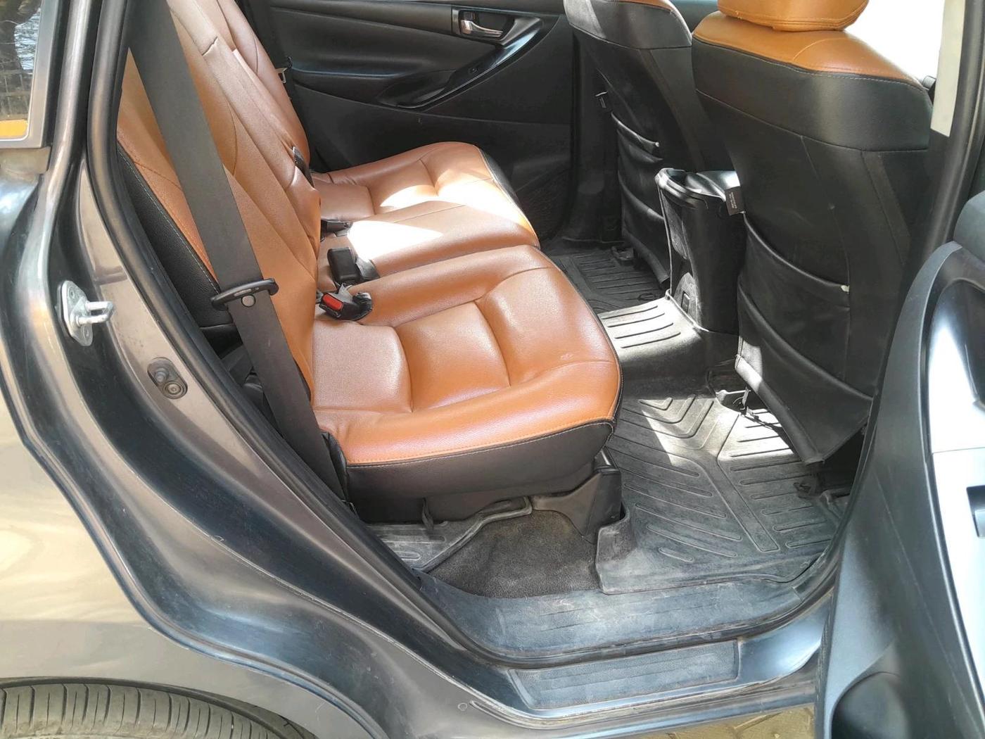 2016 Toyota Innova Crysta 2.4 GX 8 STR, Diesel, Manual, 1,91,239 km, interior