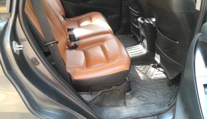 2016 Toyota Innova Crysta 2.4 GX 8 STR, Diesel, Manual, 1,91,239 km, interior