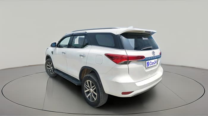2017 Toyota Fortuner 2.8 4X4 MT, Diesel, Manual, 79,983 km, exterior