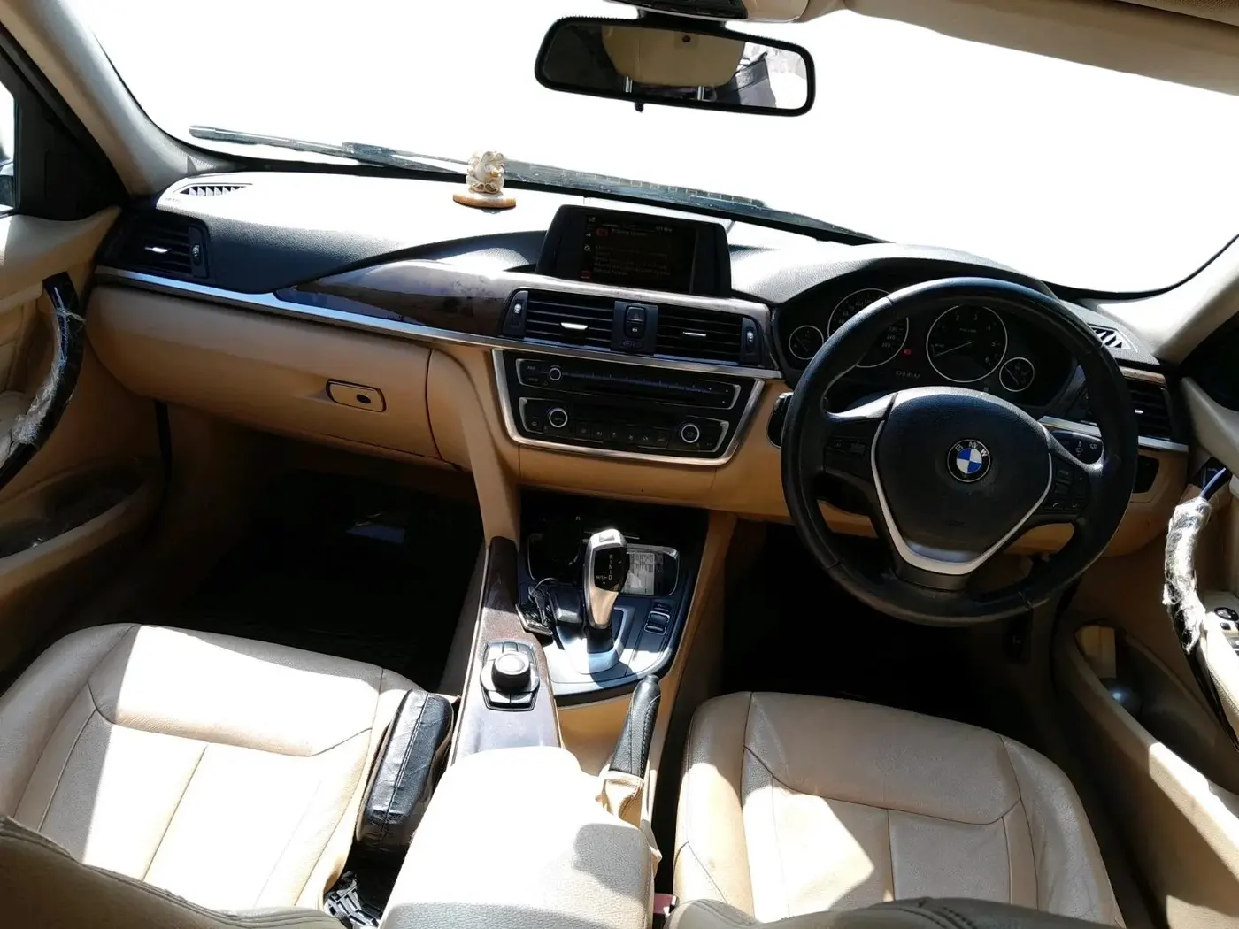 2015 BMW 3 Series 320D LUXURYLINE, Diesel, Automatic, 53,424 km, interior