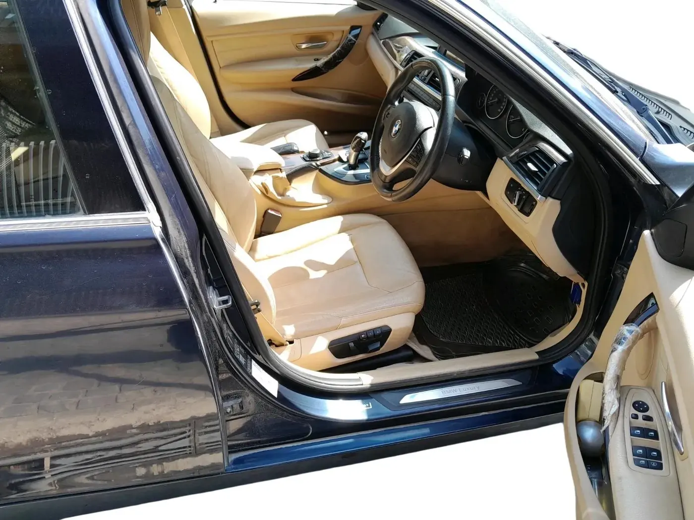2015 BMW 3 Series 320D LUXURYLINE, Diesel, Automatic, 53,424 km, interior