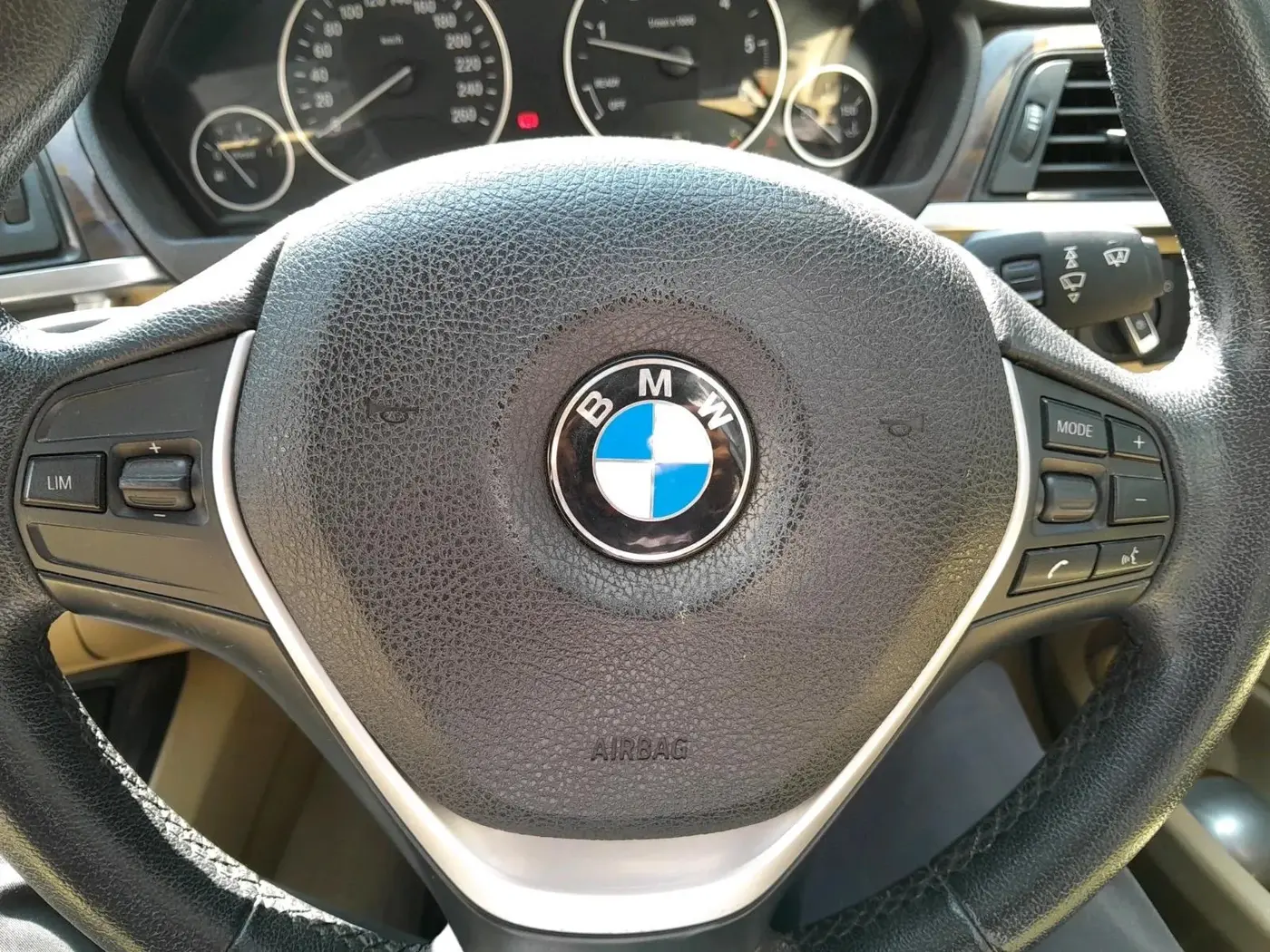 2015 BMW 3 Series 320D LUXURYLINE, Diesel, Automatic, 53,424 km, interior