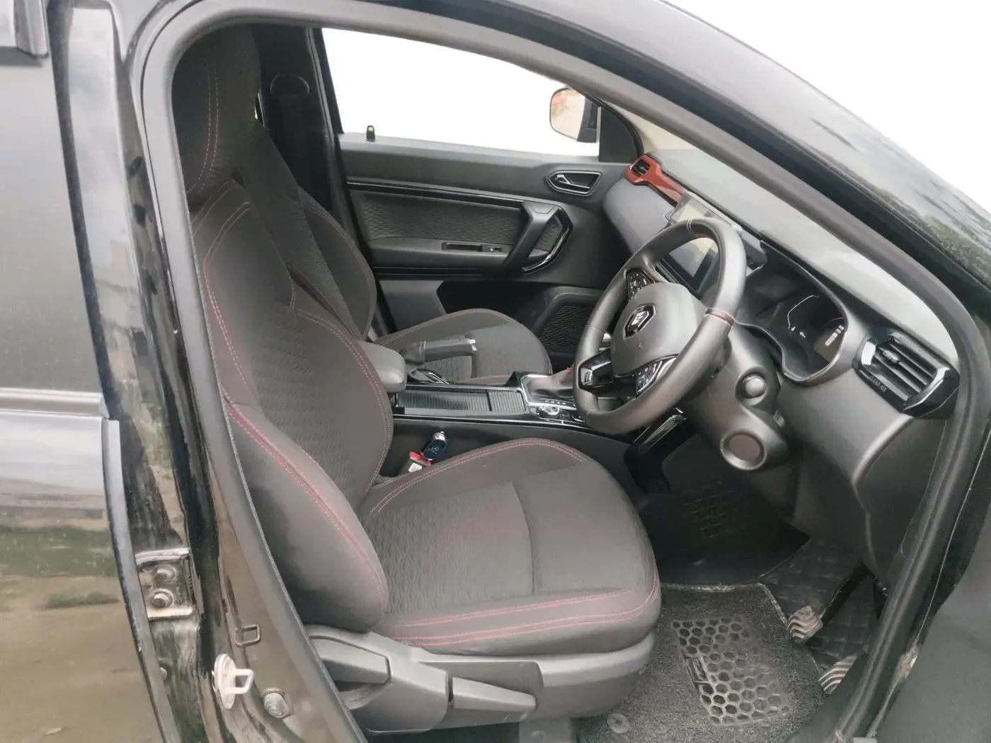 2023 Renault Kiger RXZ TURBO CVT, Petrol, Automatic, 49,000 km, interior