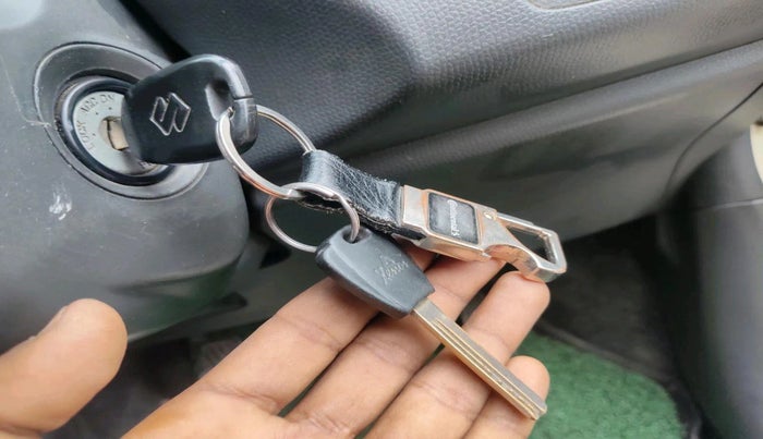 2010 Maruti Swift VXI, Petrol, Manual, 2,80,903 km, interior