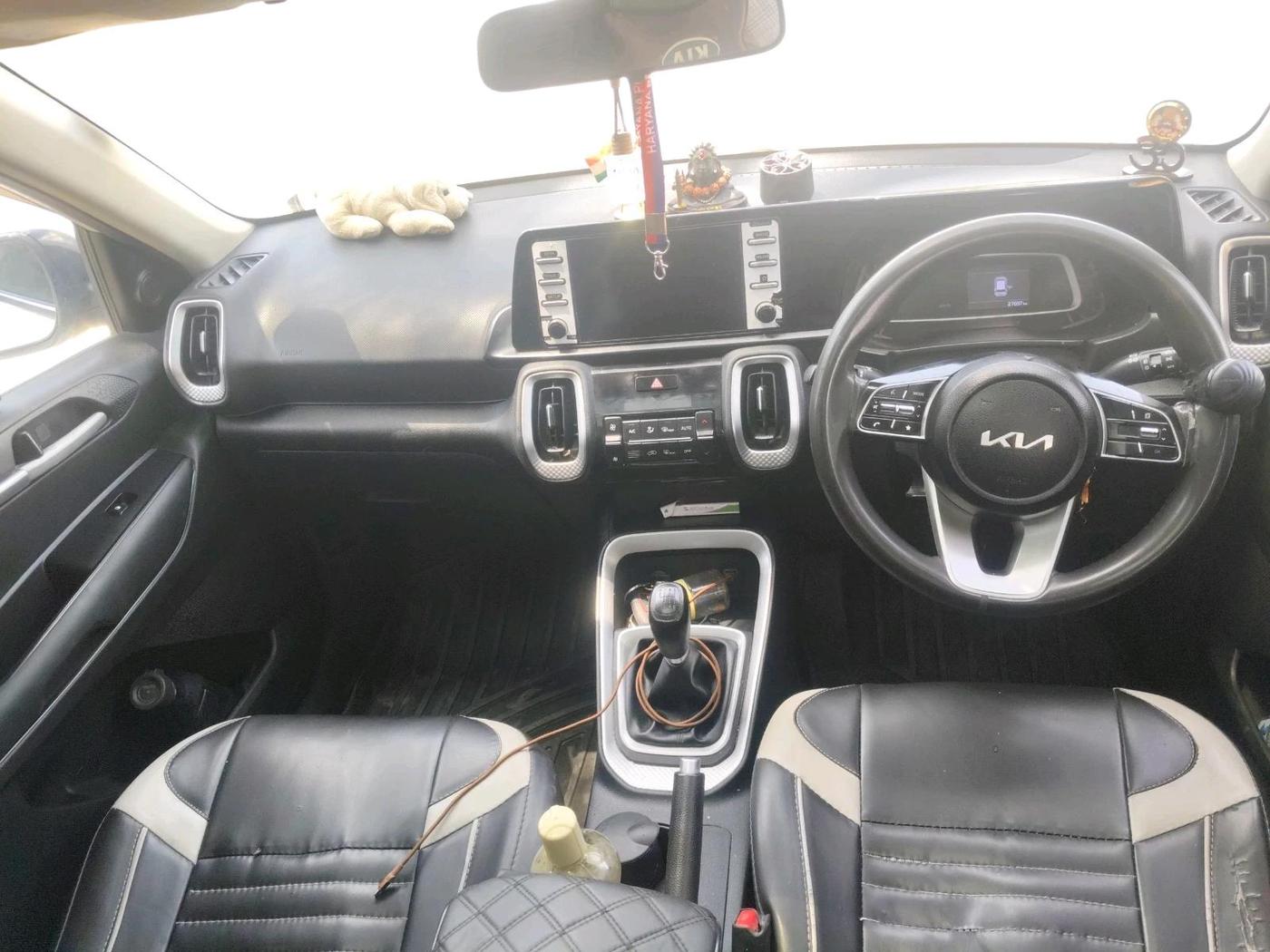 2023 KIA SONET HTK PLUS 1.0 IMT, Petrol, Manual, 27,697 km, interior