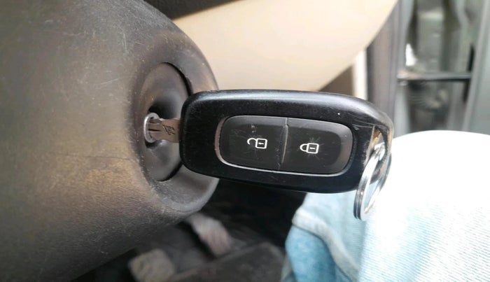 2022 Renault TRIBER RXT, Petrol, Manual, 25,241 km, interior