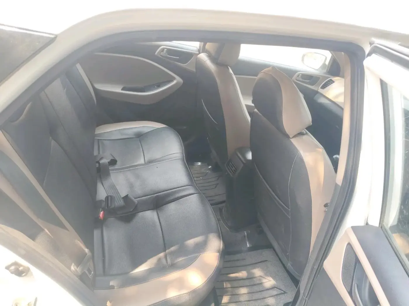 2016 Hyundai Elite i20 SPORTZ 1.2, Petrol, Manual, 1,98,199 km, interior