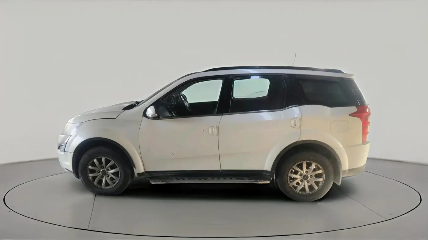 2015 Mahindra XUV500 W10 AWD, Diesel, Manual, 1,62,000 km, exterior