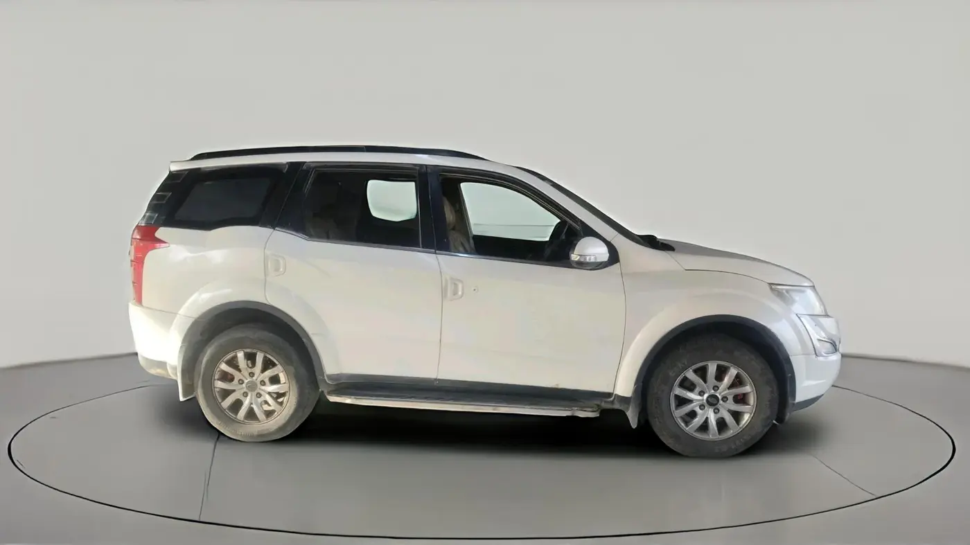 2015 Mahindra XUV500 W10 AWD, Diesel, Manual, 1,62,000 km, exterior