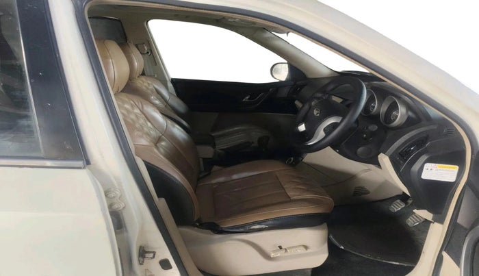 2015 Mahindra XUV500 W10 AWD, Diesel, Manual, 1,61,603 km, interior