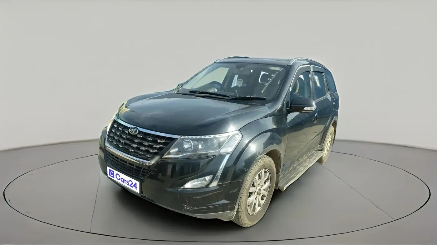 2020 Mahindra XUV500 W9 AT, Diesel, Automatic, 1,32,854 km, exterior