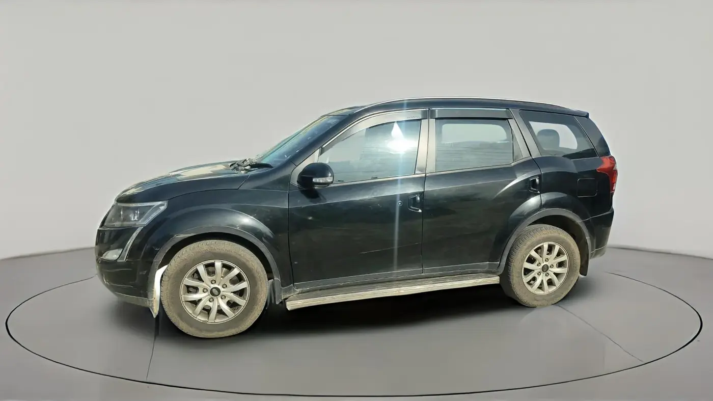2020 Mahindra XUV500 W9 AT, Diesel, Automatic, 1,32,854 km, exterior