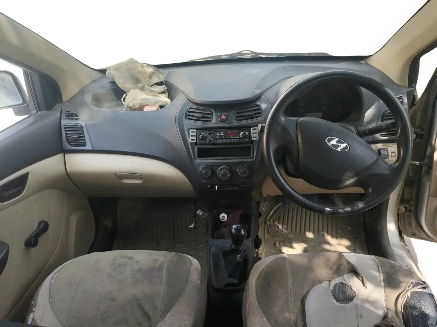 2012 Hyundai Eon D-LITE+, CNG, Manual, 1,05,612 km, interior