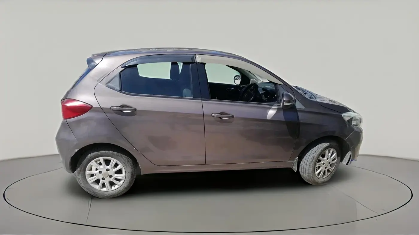 2018 Tata Tiago XZ PETROL, Petrol, Manual, 96,197 km, exterior