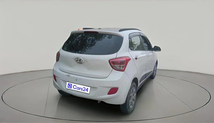 2015 Hyundai i10 SPORTZ 1.2, CNG, Manual, 1,09,100 km, exterior