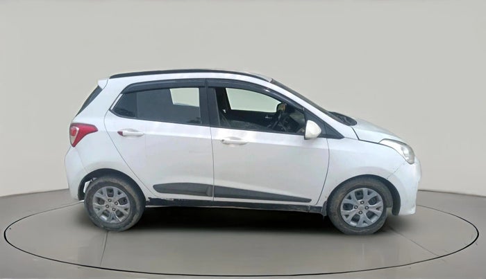 2015 Hyundai i10 SPORTZ 1.2, CNG, Manual, 1,09,100 km, exterior