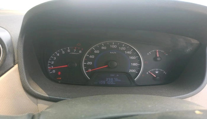 2015 Hyundai i10 SPORTZ 1.2, CNG, Manual, 1,09,100 km, interior