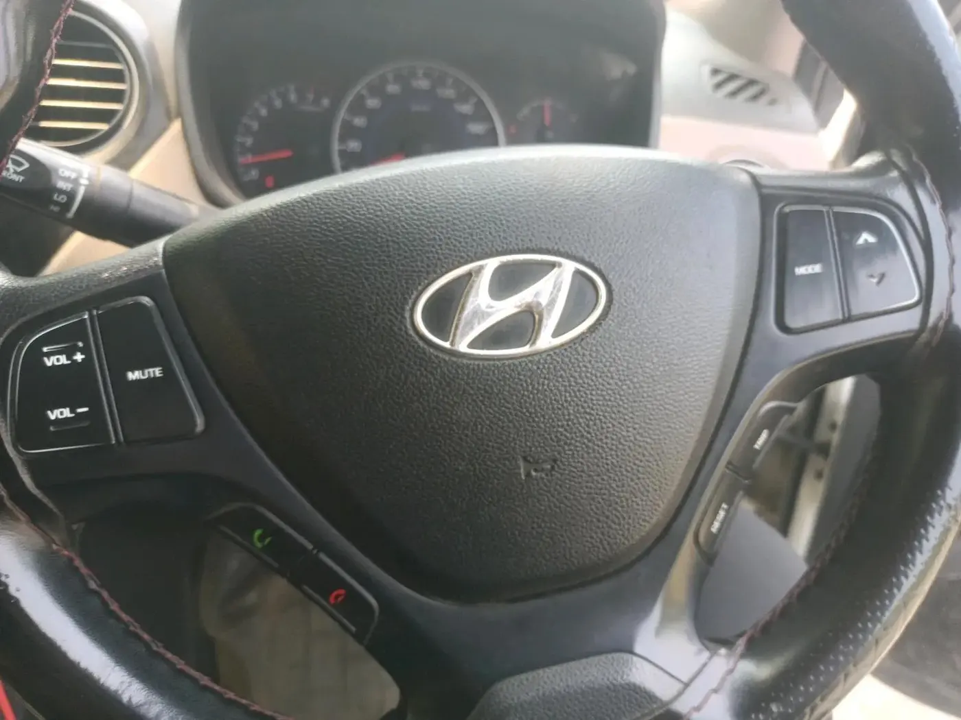 2015 Hyundai i10 SPORTZ 1.2, CNG, Manual, 1,09,100 km, interior