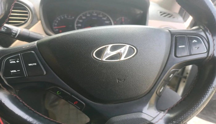 2015 Hyundai i10 SPORTZ 1.2, CNG, Manual, 1,09,100 km, interior