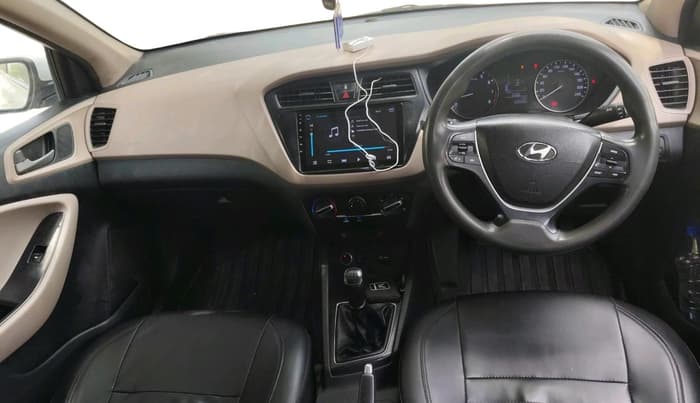 2017 Hyundai Elite i20 MAGNA EXECUTIVE 1.2, CNG, Manual, 1,69,008 km, interior