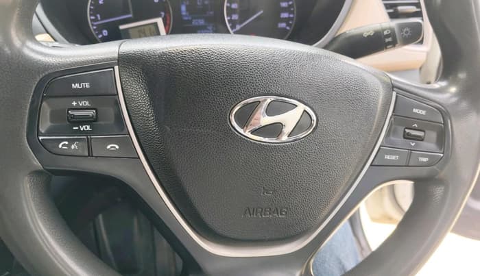 2017 Hyundai Elite i20 MAGNA EXECUTIVE 1.2, CNG, Manual, 1,69,008 km, interior