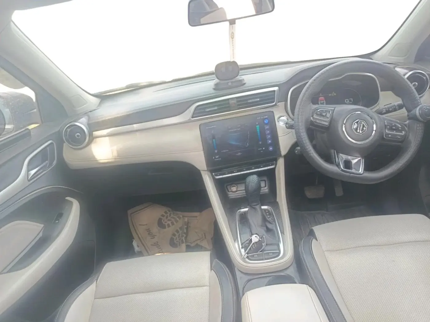 2022 MG ASTOR SAVVY 1.5 CVT, Petrol, Automatic, 93,780 km, interior