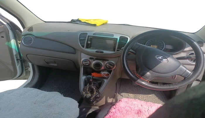 2013 Hyundai i10 MAGNA 1.2, Petrol, Manual, 1,23,871 km, interior