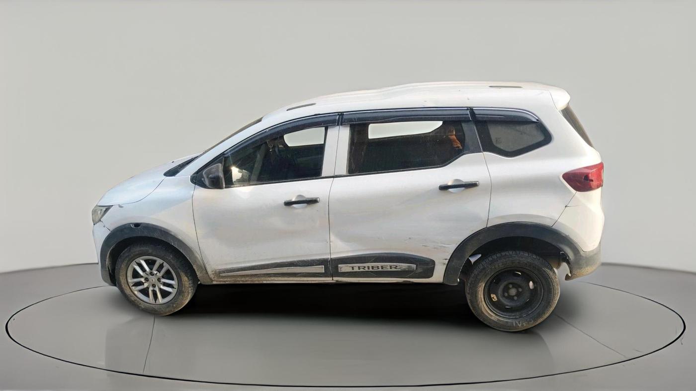 2020 Renault TRIBER RXE MT, Petrol, Manual, 1,09,005 km, exterior