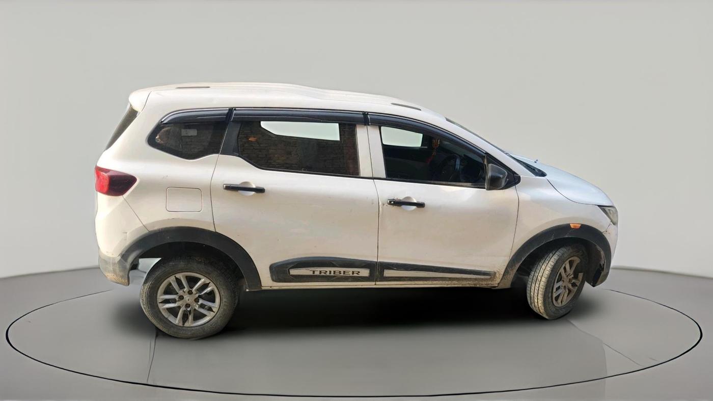 2020 Renault TRIBER RXE MT, Petrol, Manual, 1,09,005 km, exterior