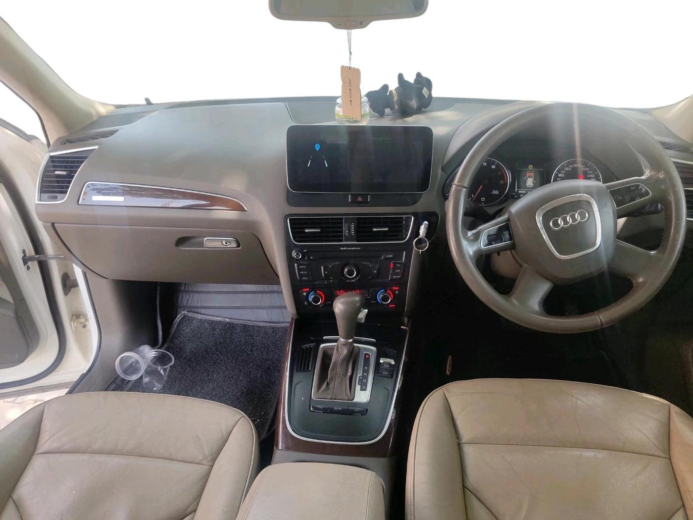 2011 Audi Q5 2.0 TFSI QUATTRO, Petrol, Automatic, 49,009 km, interior