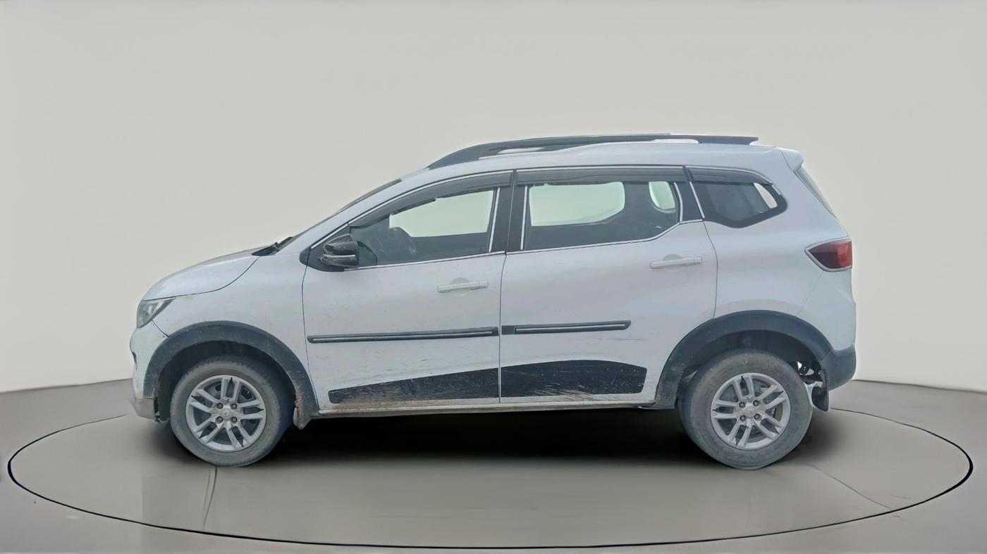 2022 Renault TRIBER RXT, Petrol, Manual, 2,02,095 km, exterior
