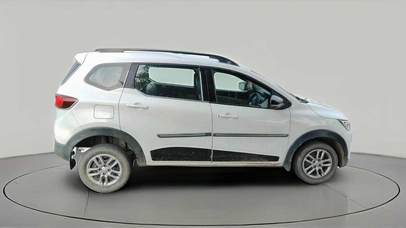 2022 Renault TRIBER RXT, Petrol, Manual, 2,02,095 km, exterior