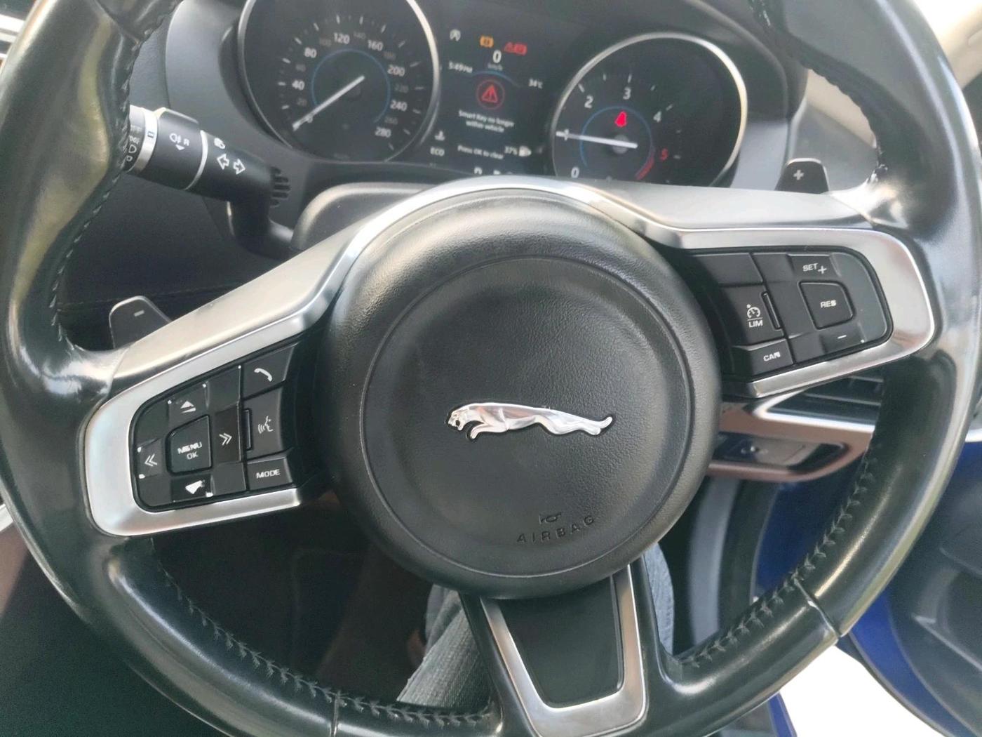 2018 Jaguar XE PORTFOLIO DIESEL, Diesel, Automatic, 84,280 km, interior