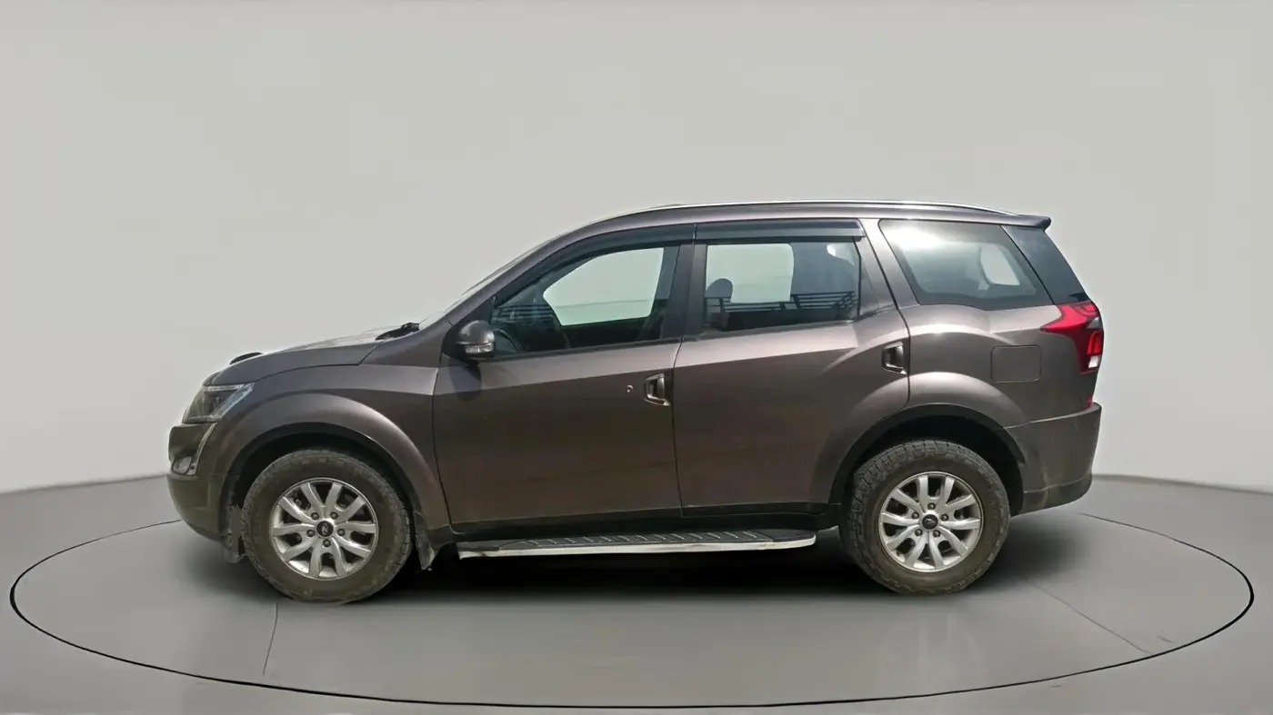 2021 Mahindra XUV500 W9 AT, Diesel, Automatic, 79,747 km, exterior