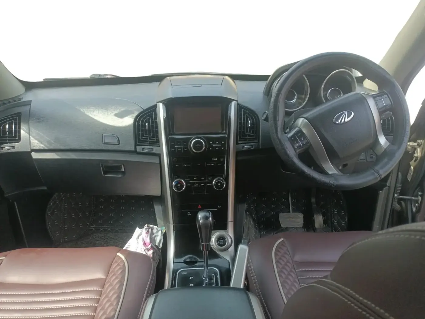 2021 Mahindra XUV500 W9 AT, Diesel, Automatic, 79,747 km, interior