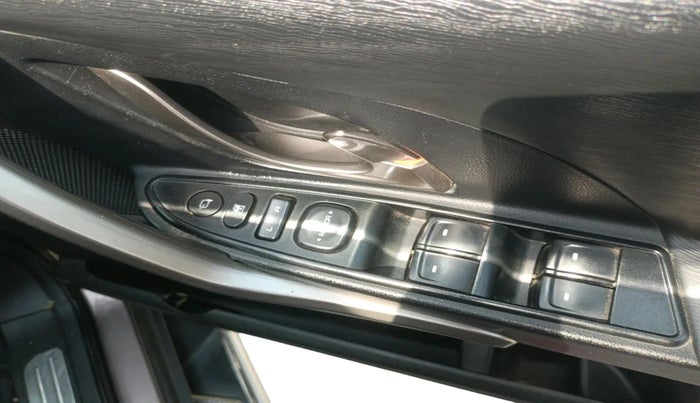 2021 Mahindra XUV500 W9 AT, Diesel, Automatic, 79,747 km, interior