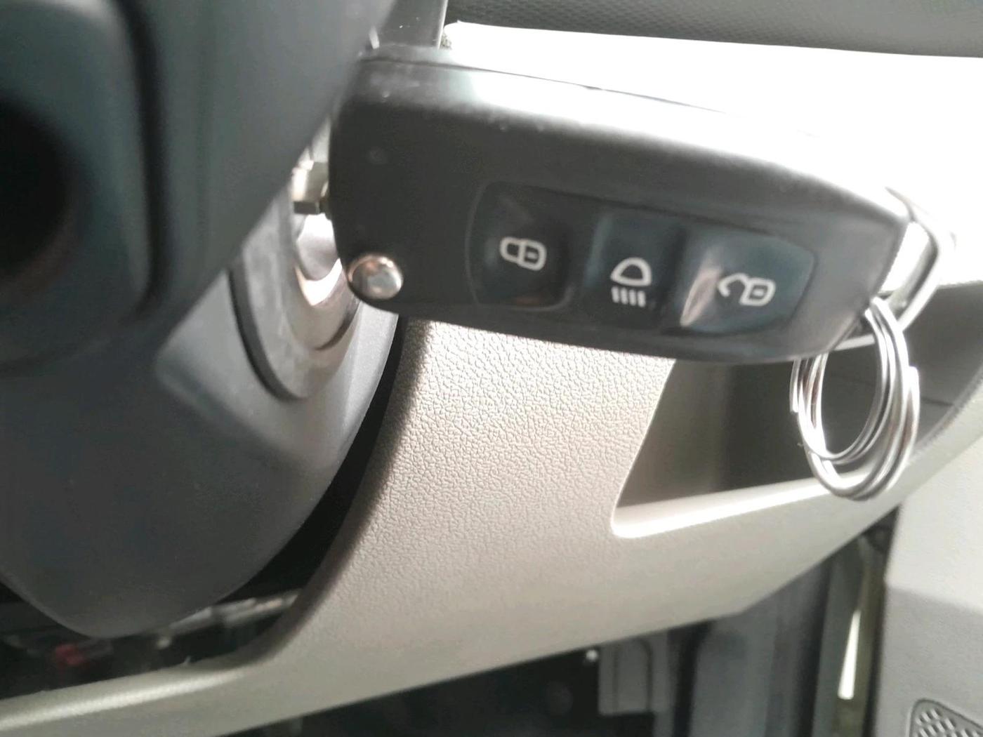 2017 Tata Tiago XZ PETROL, Petrol, Manual, 55,541 km, interior