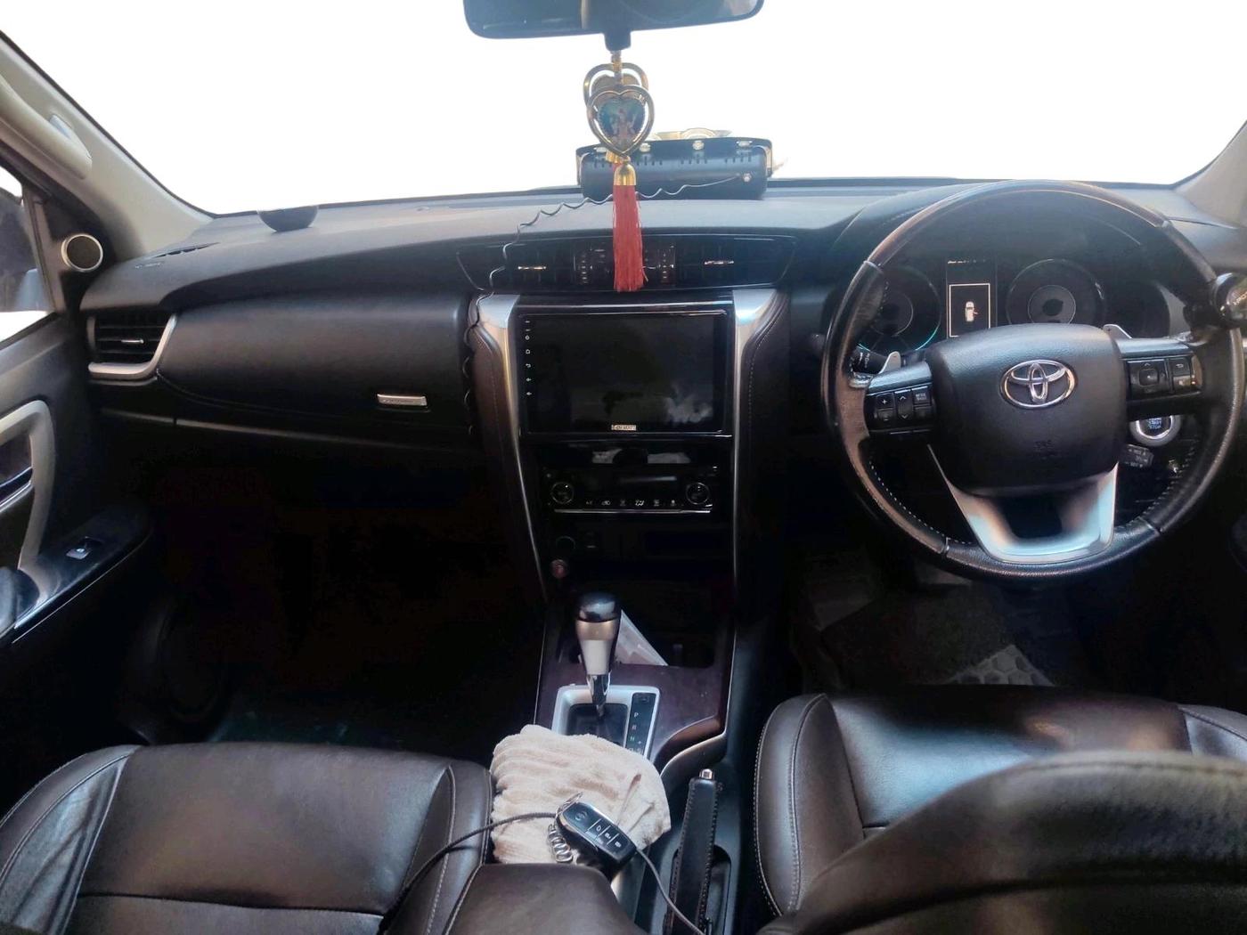 2018 Toyota Fortuner 2.8 4X2 AT, Diesel, Automatic, 1,81,686 km, interior