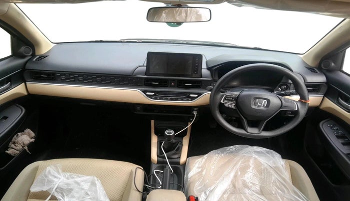 2025 Honda Amaze VX 1.2 Petrol MT, CNG, Manual, 5,082 km, interior