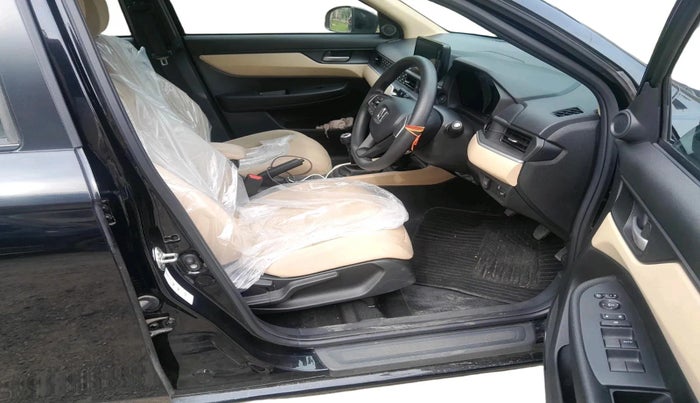 2025 Honda Amaze VX 1.2 Petrol MT, CNG, Manual, 5,082 km, interior