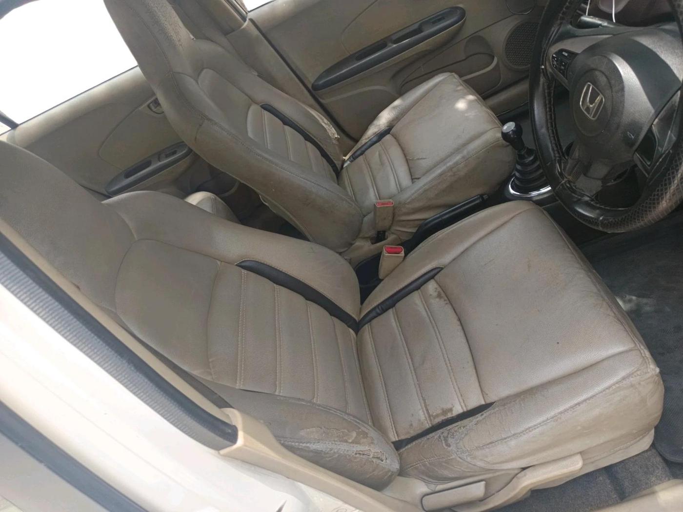 2013 Honda Amaze 1.2L I-VTEC S, Petrol, Manual, 17,99,963 km, interior