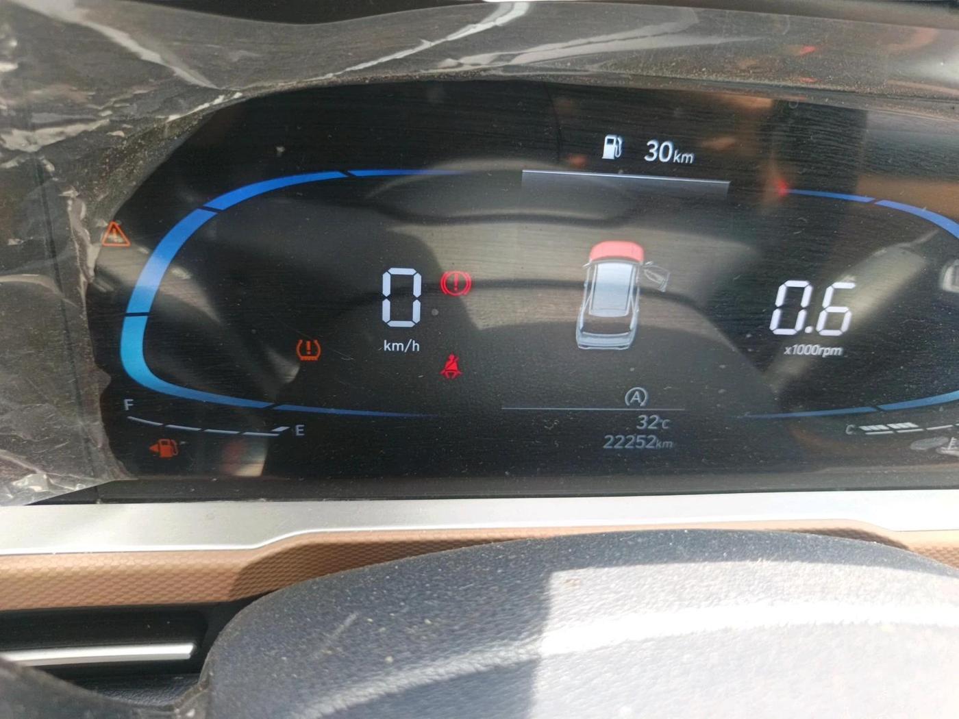 2025 Hyundai ALCAZAR Executive 7 STR 1.5 Turbo GDi Petrol MT, Petrol, Manual, 22,252 km, interior