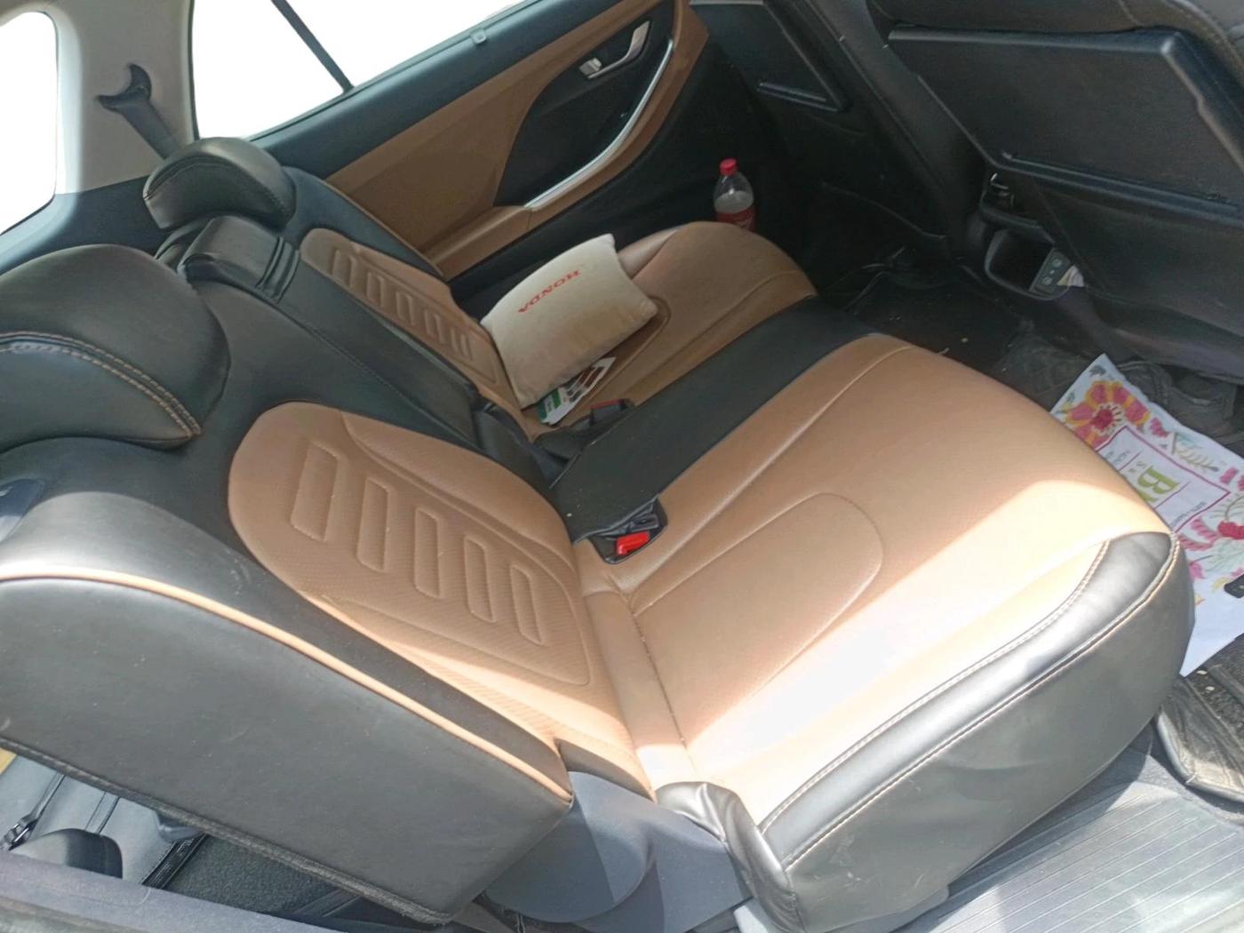 2025 Hyundai ALCAZAR Executive 7 STR 1.5 Turbo GDi Petrol MT, Petrol, Manual, 22,252 km, interior