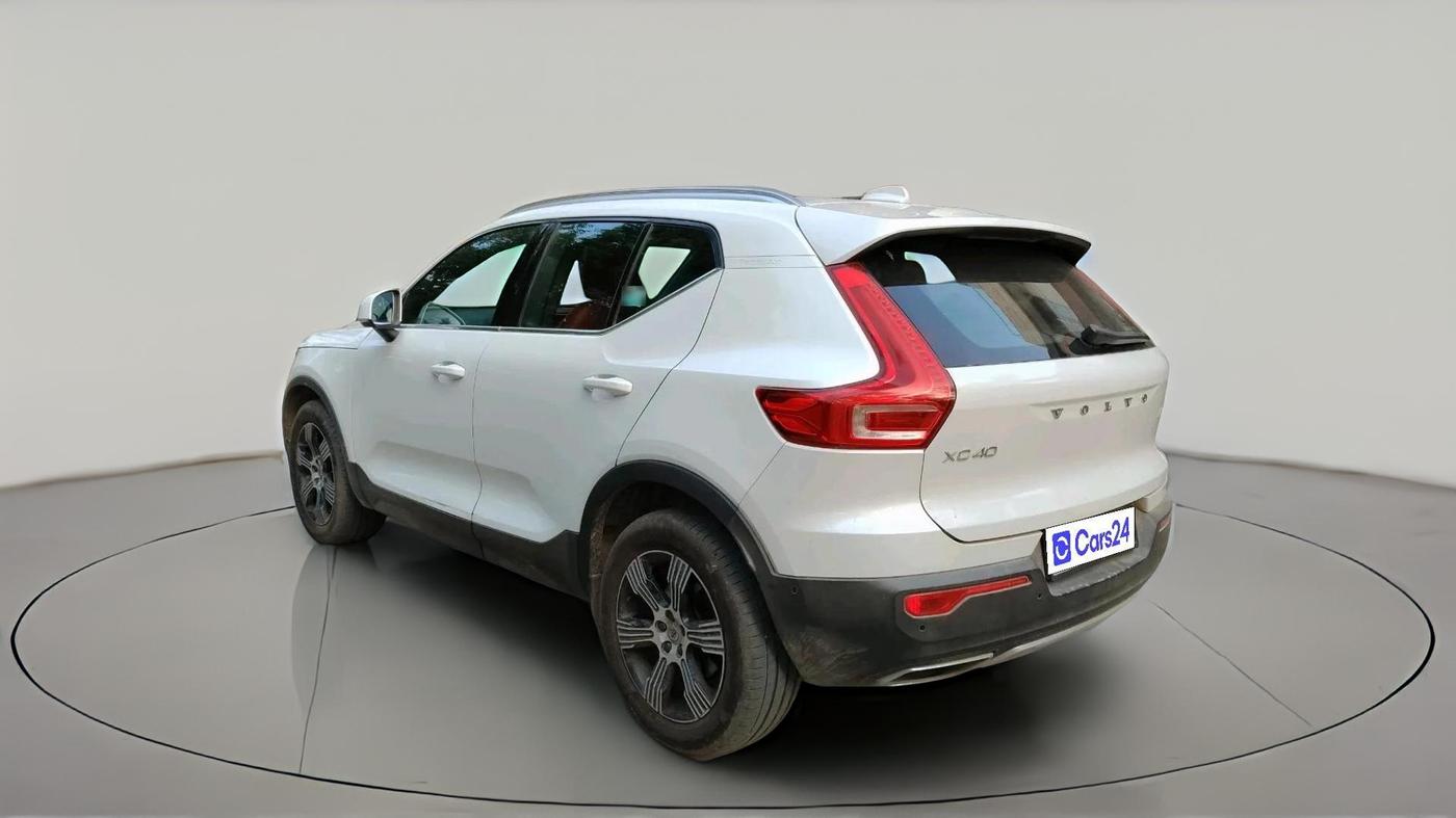 2018 Volvo XC 40 D4 MOMENTUM, Diesel, Automatic, 50,365 km, exterior