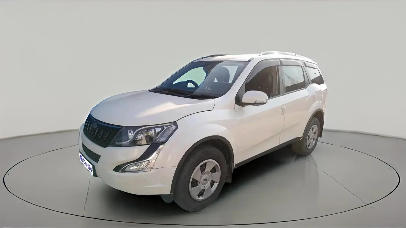 2015 Mahindra XUV500 W6, Diesel, Manual, 1,59,000 km, exterior