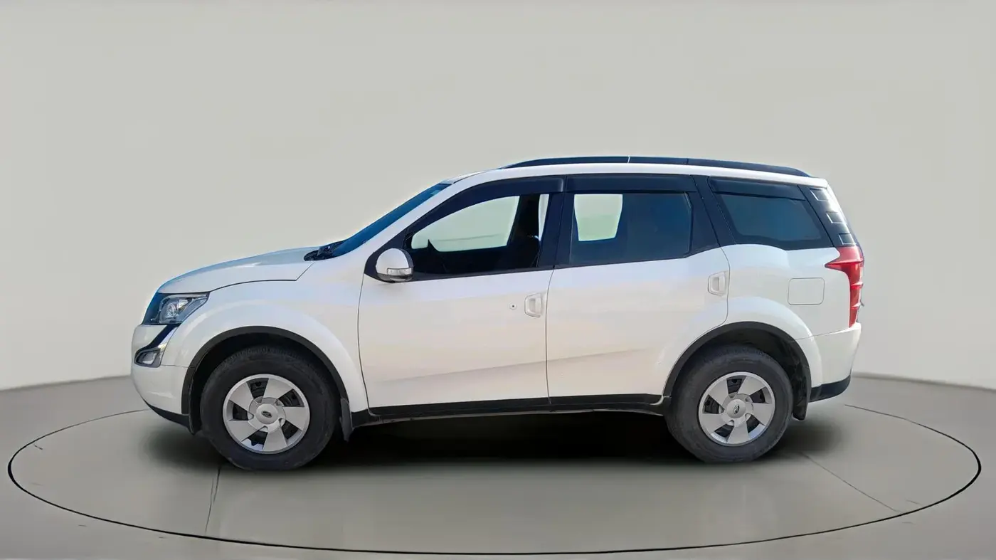 2015 Mahindra XUV500 W6, Diesel, Manual, 1,59,000 km, exterior